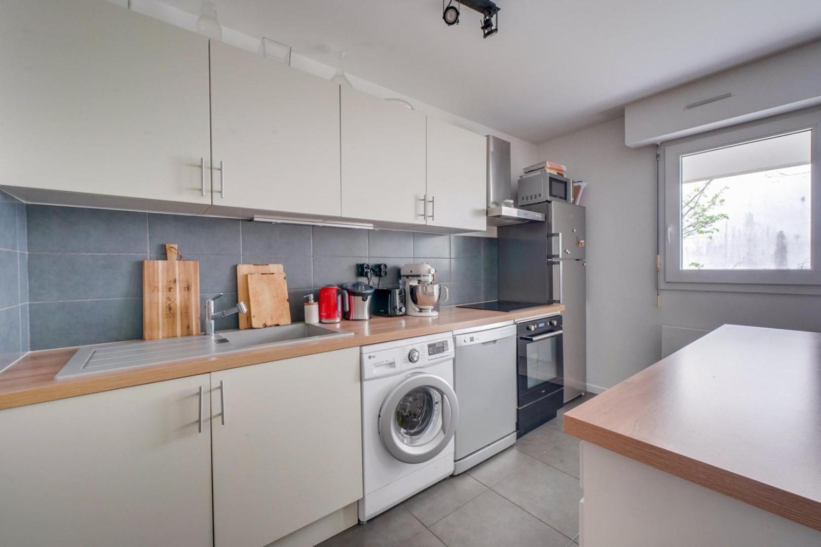 Apartamento Pleasant Flat In Bordeaux With Terrace And Parking Exterior foto