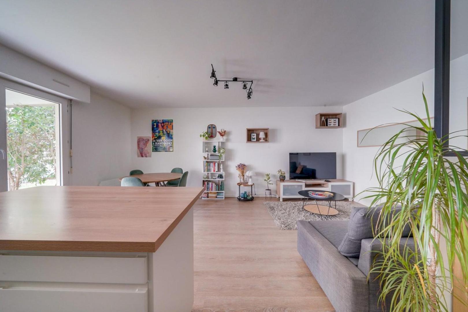 Apartamento Pleasant Flat In Bordeaux With Terrace And Parking Exterior foto