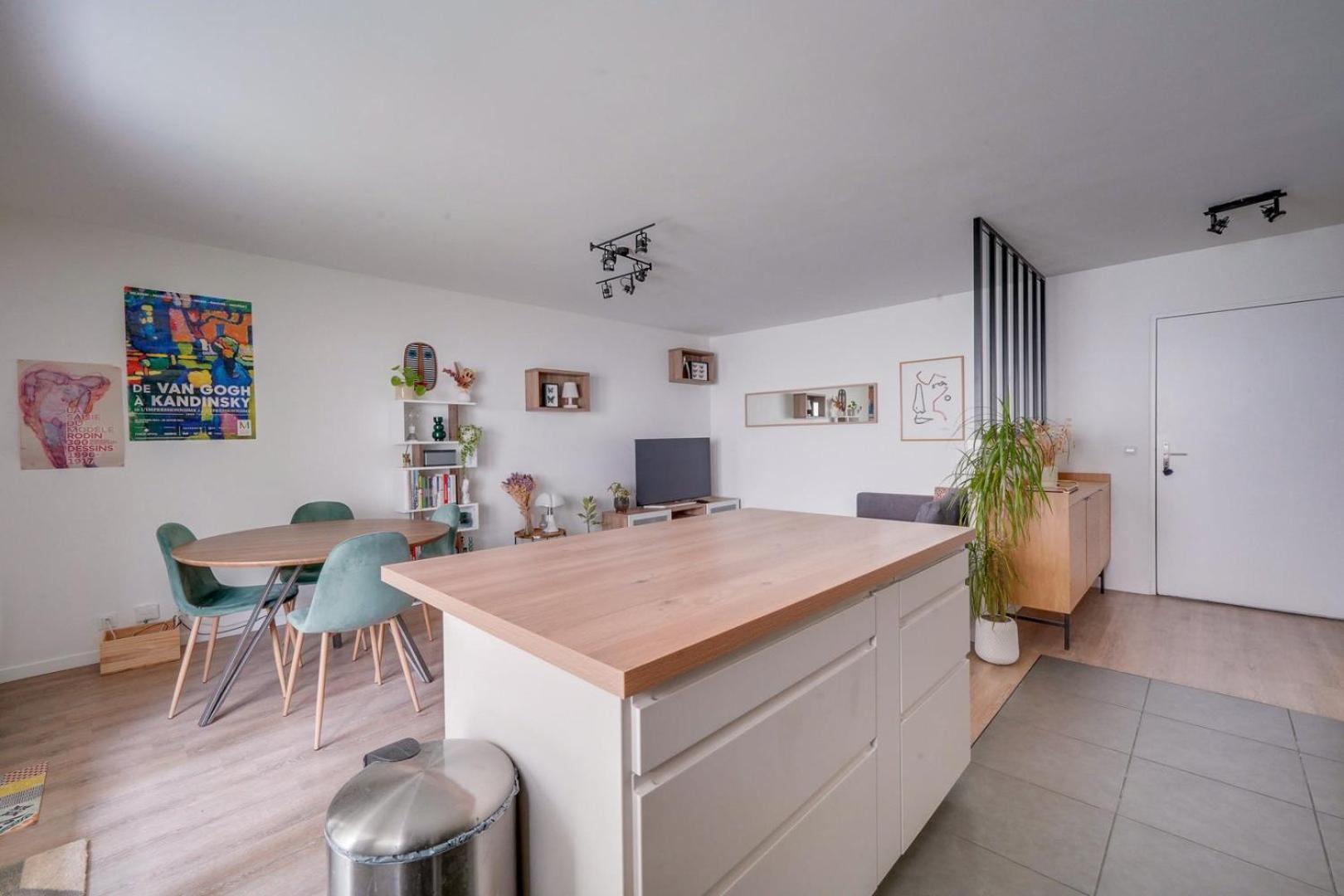 Apartamento Pleasant Flat In Bordeaux With Terrace And Parking Exterior foto