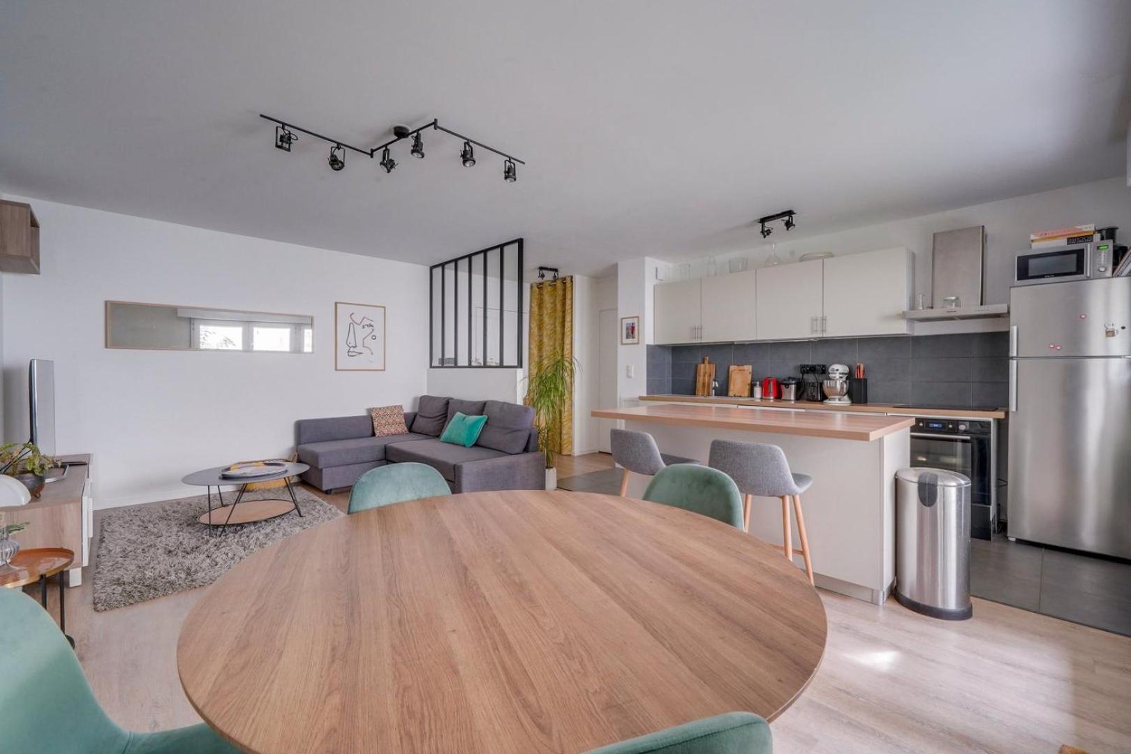 Apartamento Pleasant Flat In Bordeaux With Terrace And Parking Exterior foto